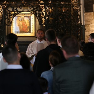 Fra Zlatko Vlahek predvodio jutarnje misno slavlje na Kamenitim vratima